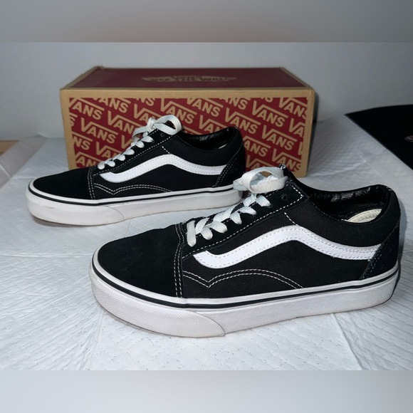 Old Skool Black & White Vans - Picture 4 of 6